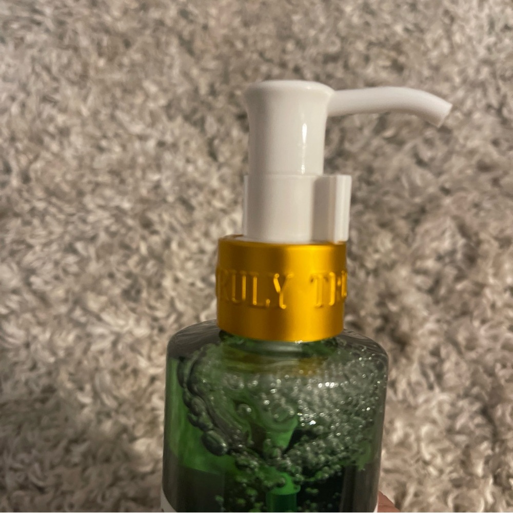 NEW Truly CBD Jelly Anti Blemish Body Cleanser Acne Vegan 6oz - Picture 3 of 3